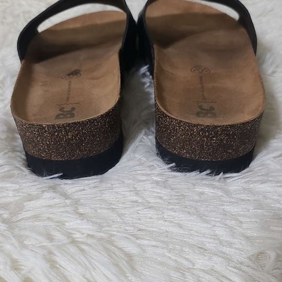 BC FOOTWARE Black Slide Sandals - Size 8 - Picture 6 of 9
